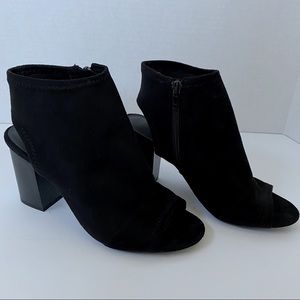 Black Heeled Ankle Bootie